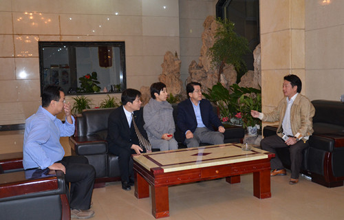 韓國制藥協(xié)會(huì)會(huì)長到仁和集團(tuán)參觀考察