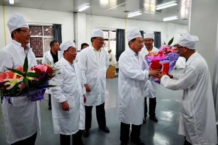 樟樹市領(lǐng)導(dǎo)五一前夕到仁和集團(tuán)走訪慰問