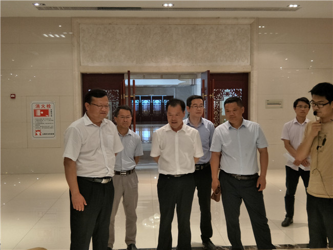 宜春市委常委、副市長李興輝視察仁和集團